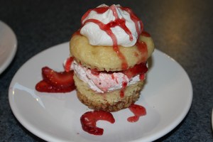 grad gifts, strawberry cupcakes 014