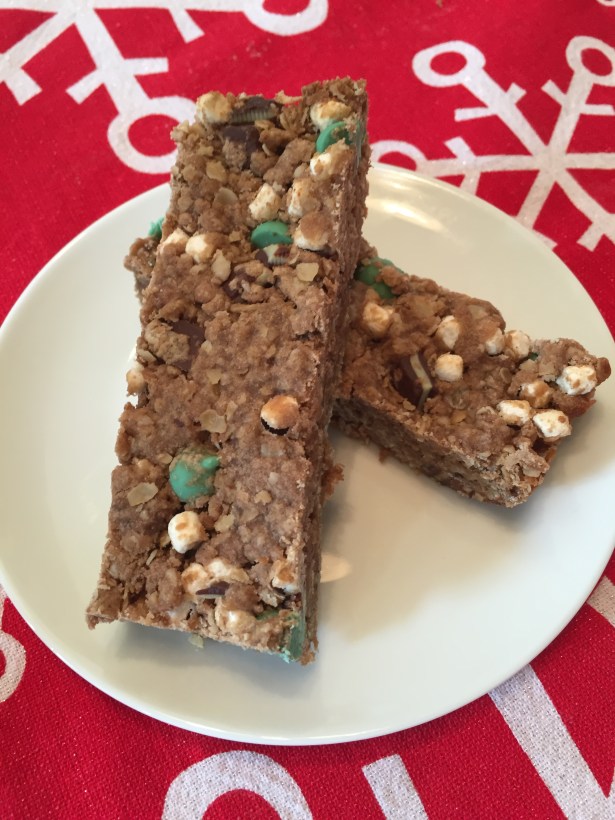 Peppermint Hot Chocolate Granola Bars