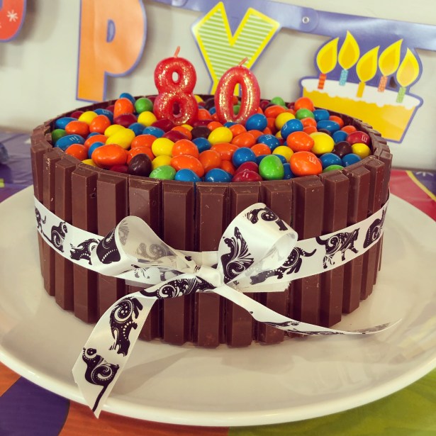 Kit Kat and Peanut M&amp;M Chocolate Birthday Cake